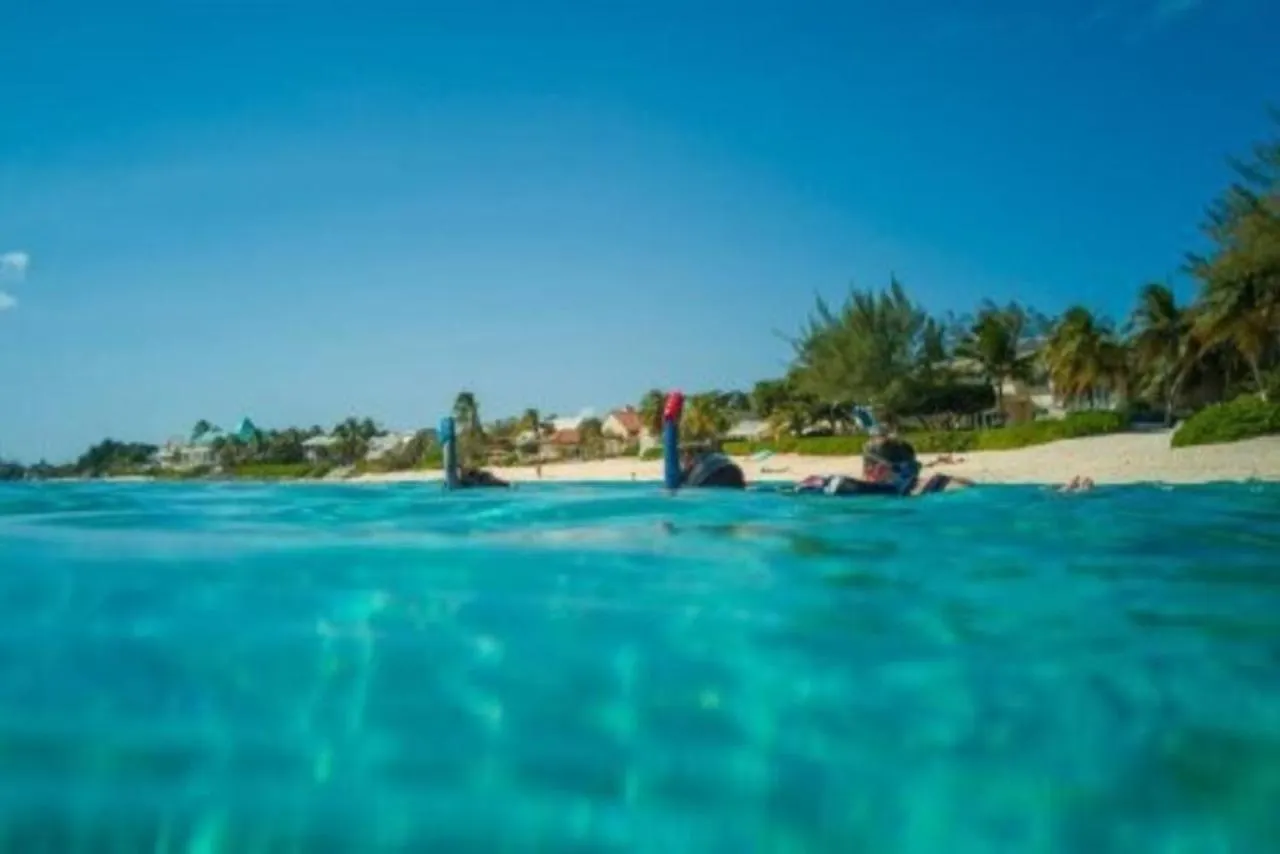 Suite 3, Blue Pavilion - Steps To Beach - Car, Value, Service West Bay 0*,  Isole Cayman